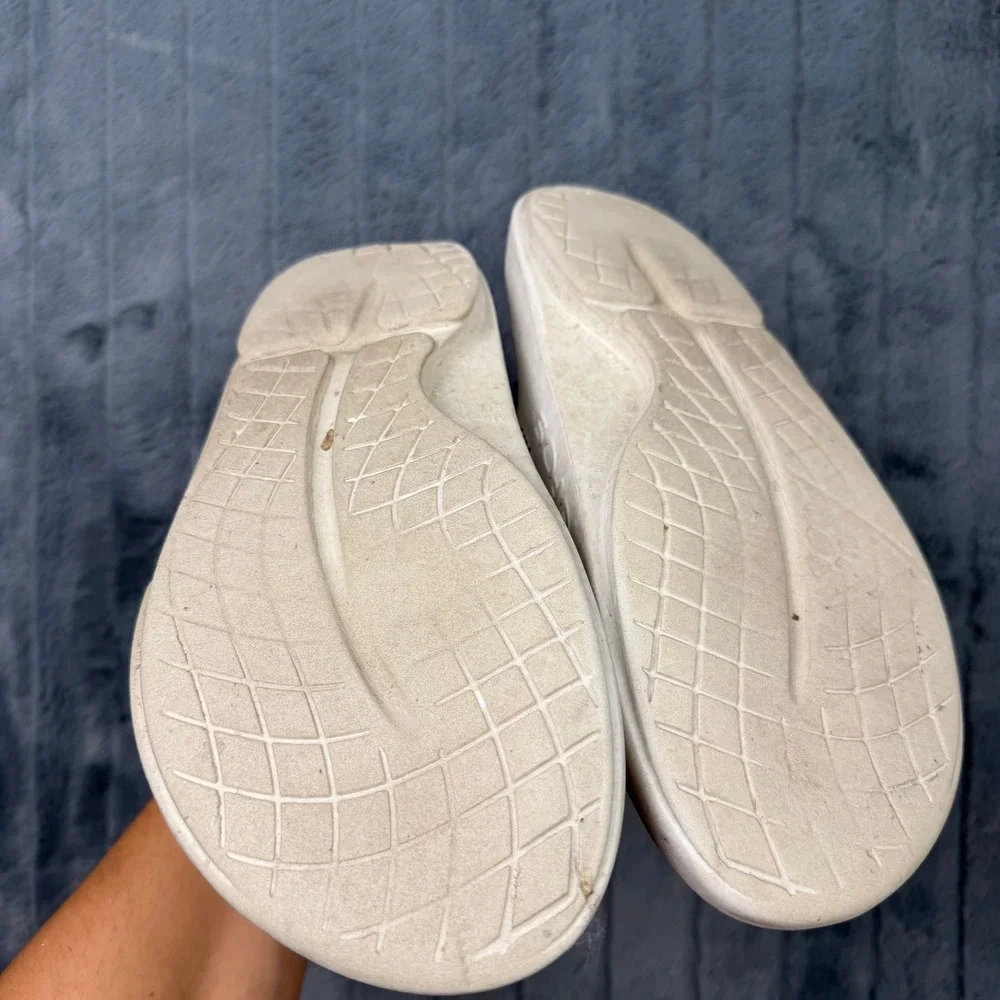 Oofos OOahh Sport Flex White Black Doodle Recovery Slides Mens 9 Womens 11